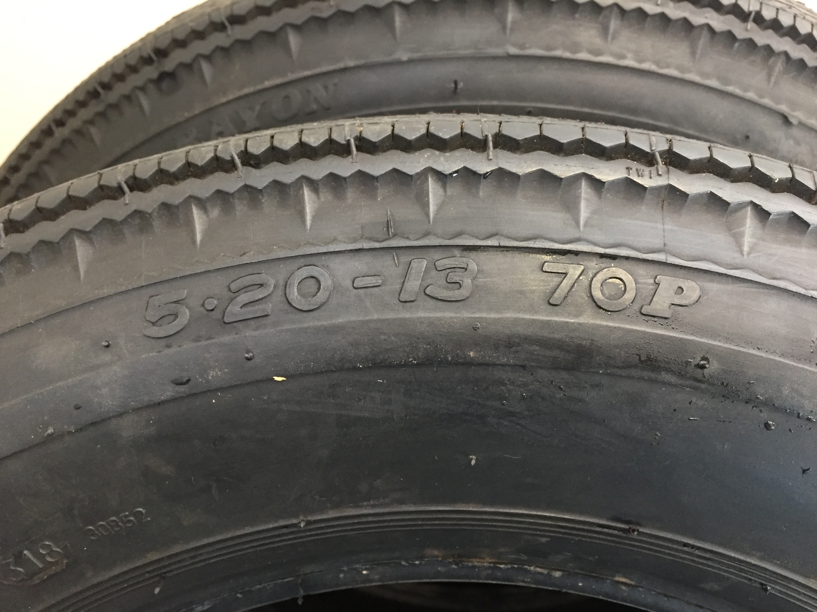 Original C41 Dunlop Gold Seal 520-13 Tires - Sports & Classics